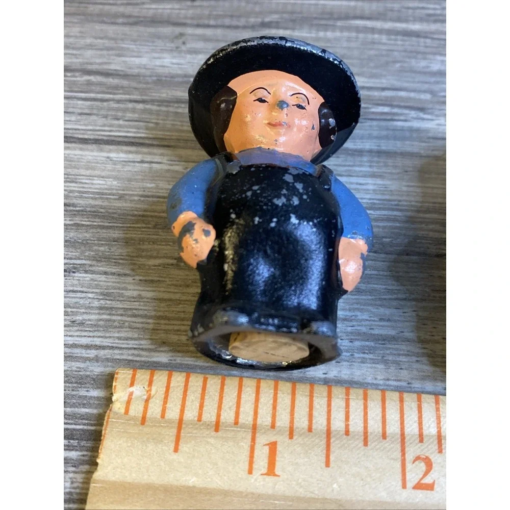 Unmarked this vintage